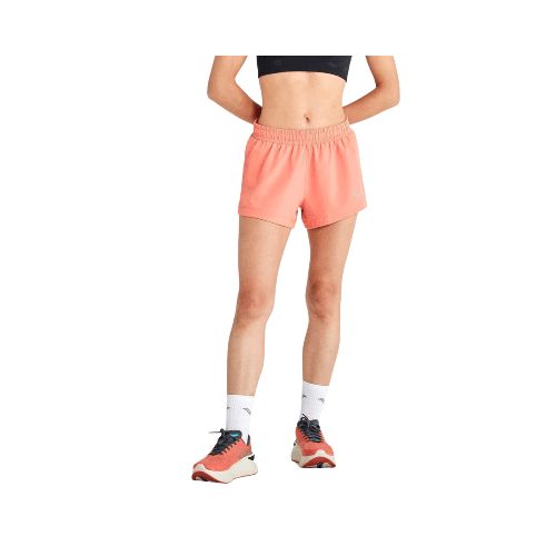 Short Saucony Outpace Entrenamiento Mujer Bolsillo Trasero Coral en Sportotal - Sportotal