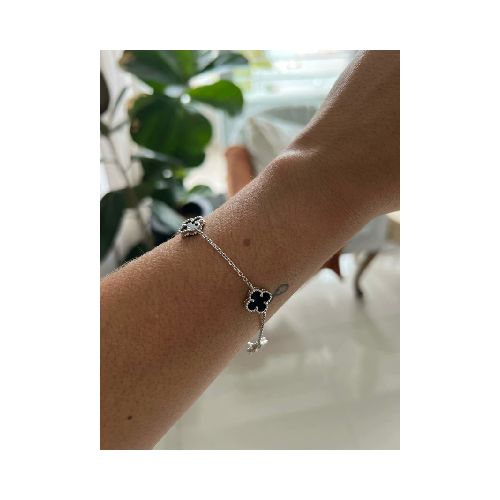 Pulsera tres treboles negra