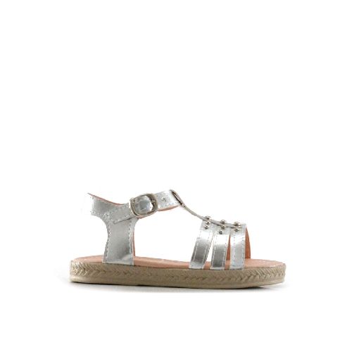 Sandalias con tachas de símil en plata| Nenas |Batistella.com.ar - Batistella Tienda Online |Primavera Verano 2024