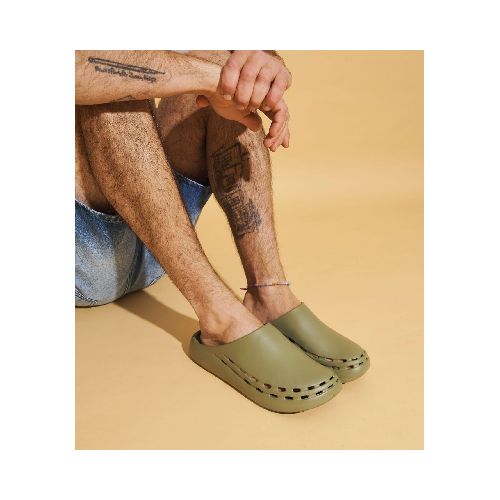 Zuecos BATI de goma en verde| Mujeres-Hombres|Batistella.com.ar - Batistella Tienda Online |Primavera Verano 2024