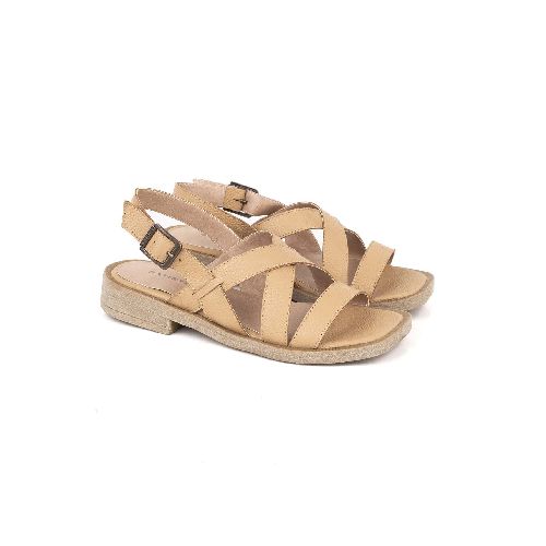 Sandalias baja de cuero con tiras cruzadas en suela| Sandalias de mujer|Batistella.com.ar - Batistella Tienda Online |Primavera Verano 2024