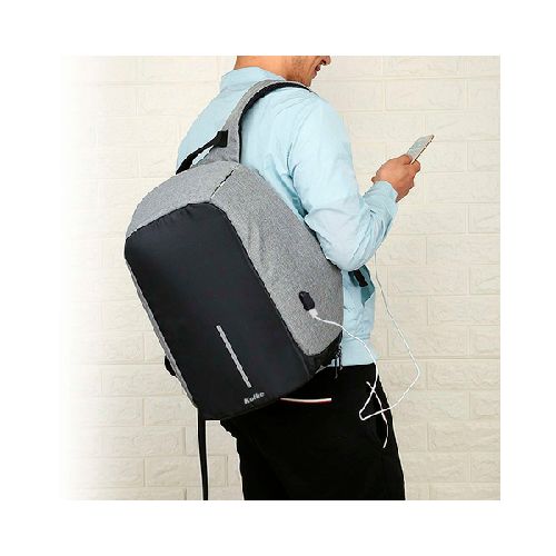 MOCHILA NOTEBOOK GRIS CLARO ANTIRROBO 15.6" USB/JACK 3.5 KOLKE KVM-425  